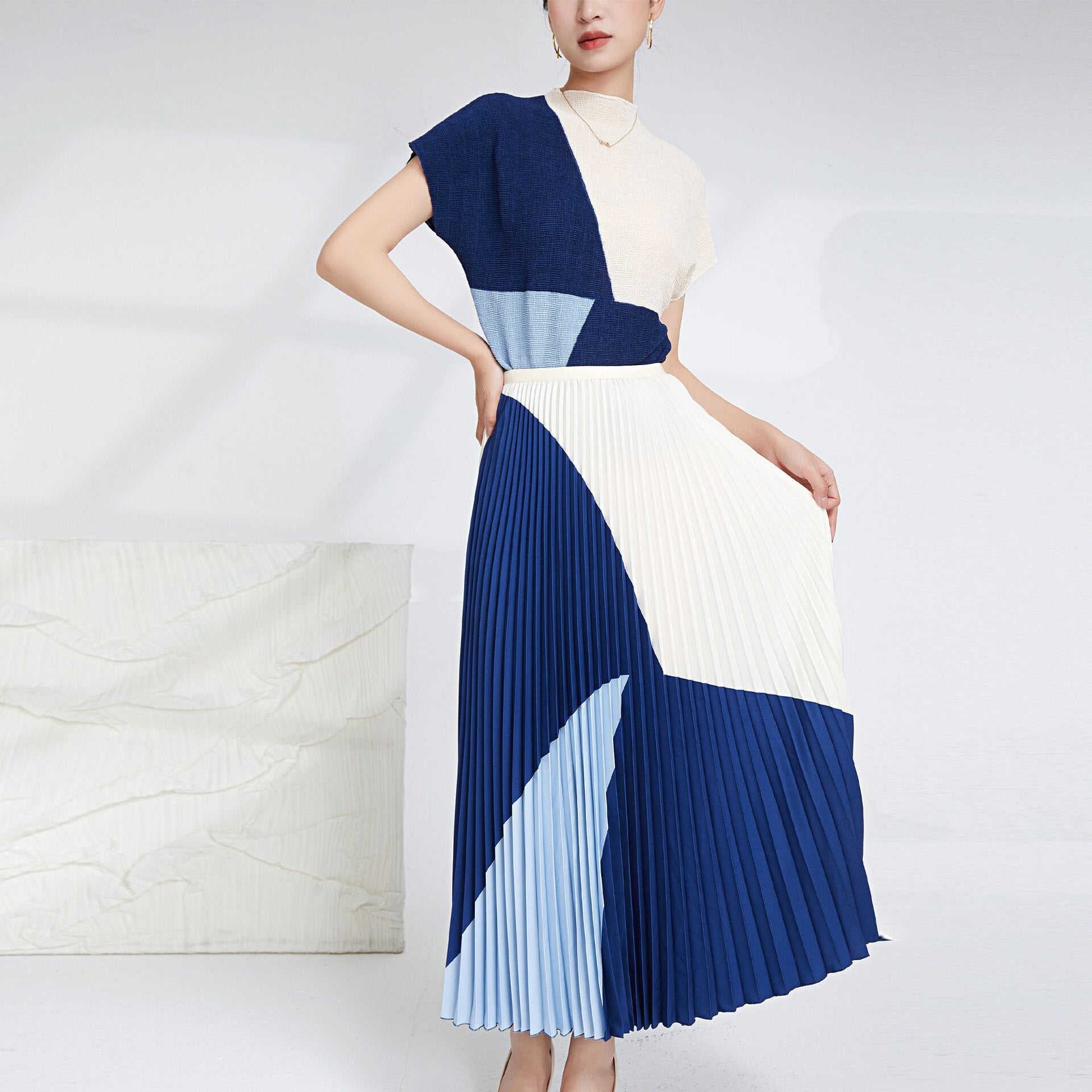 Contrast Color Pleated Two-Piece Skirt Set for Women