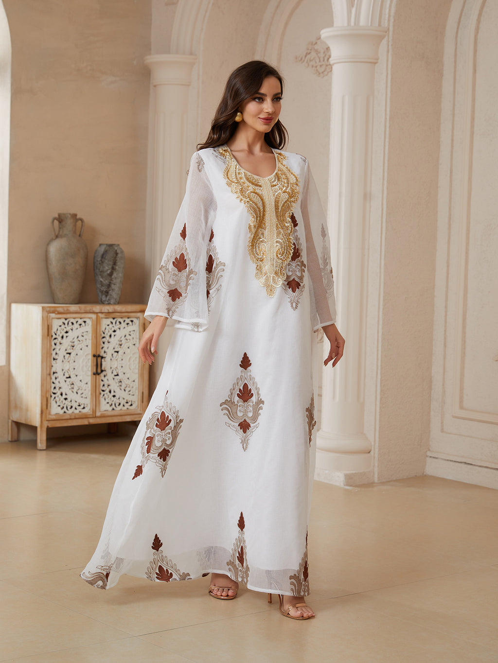 Long sleeved round neck dress
