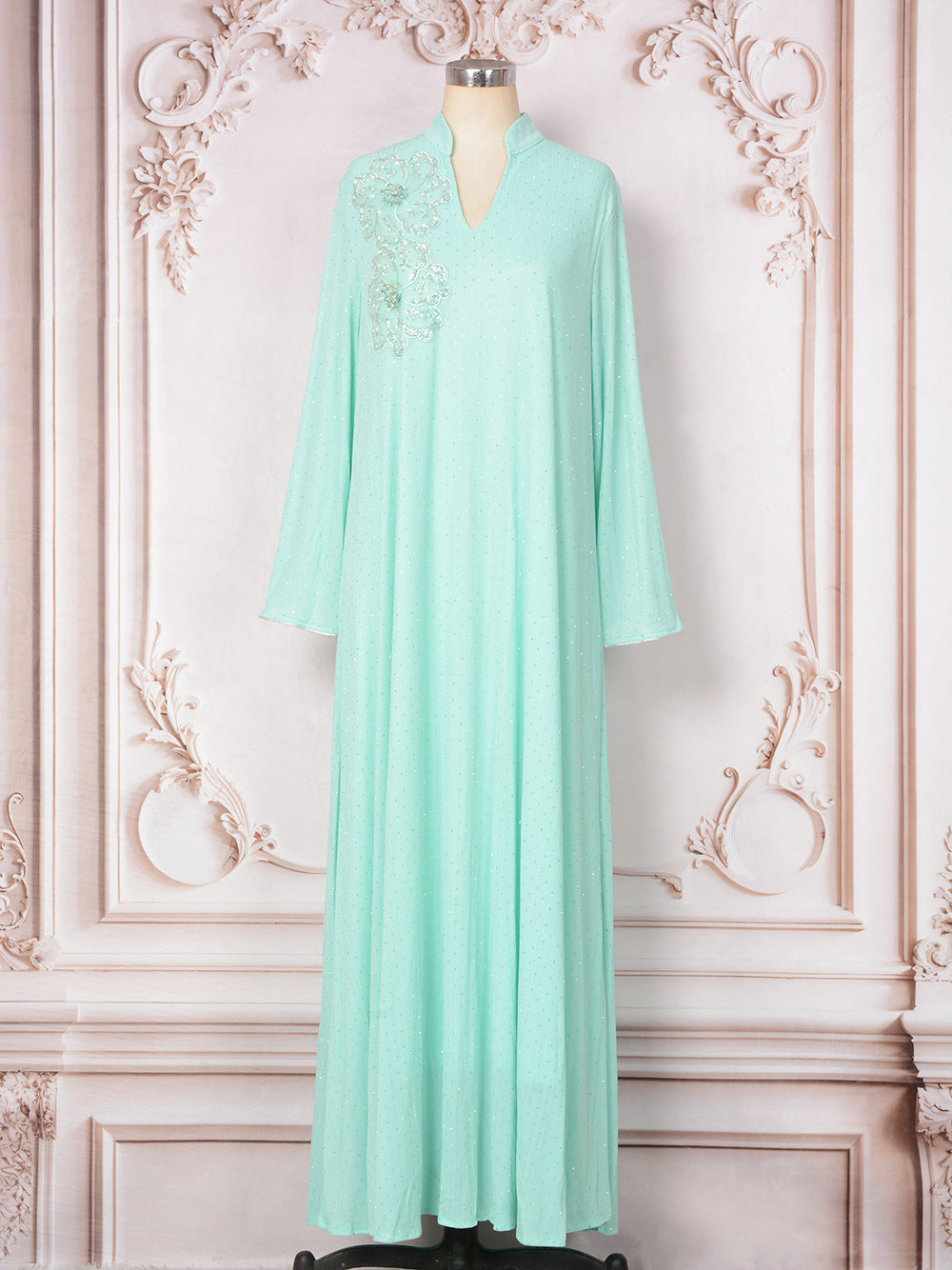 V-neck long sleeved loose skirt