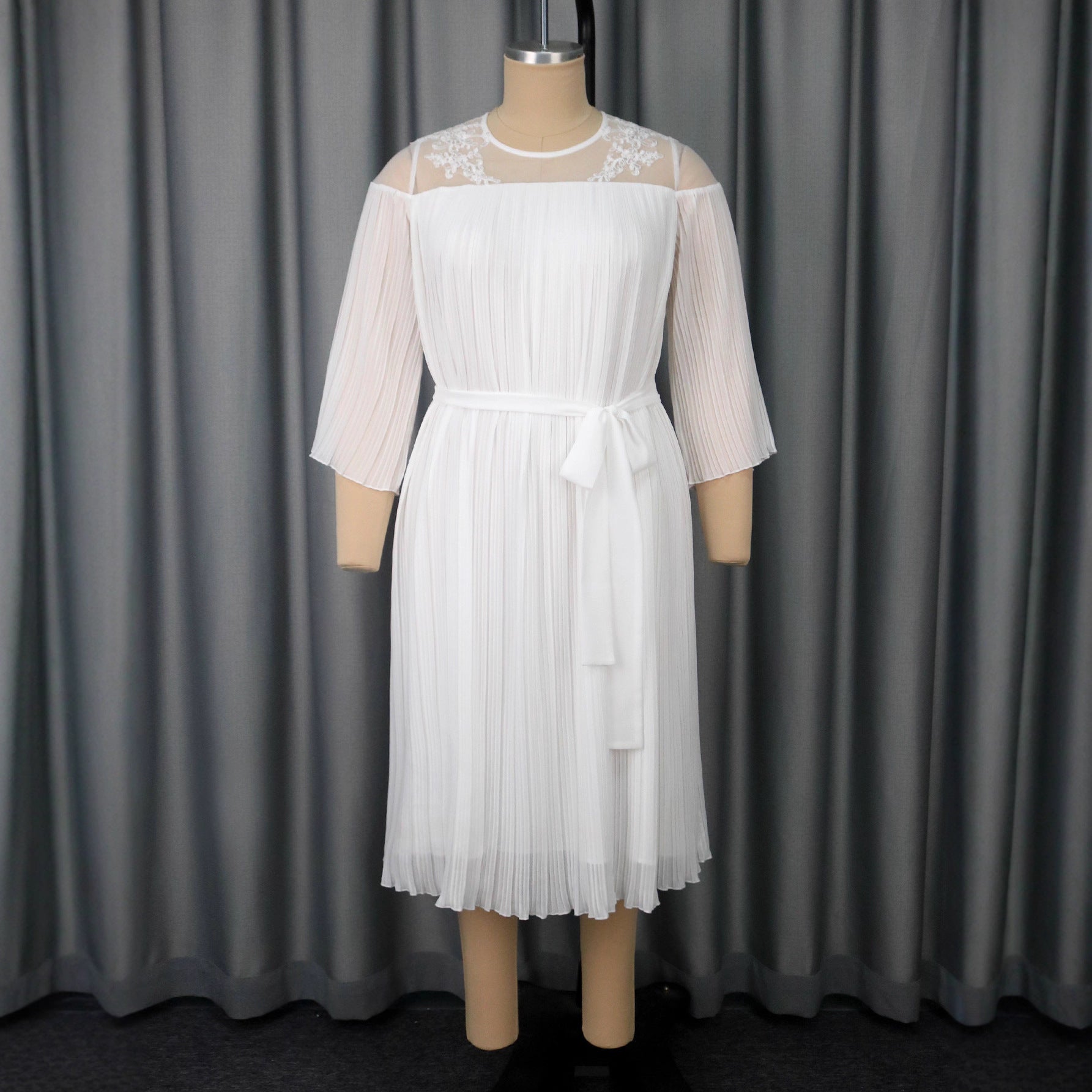 Mesh Round-Neck Midi Dress Zweitbild