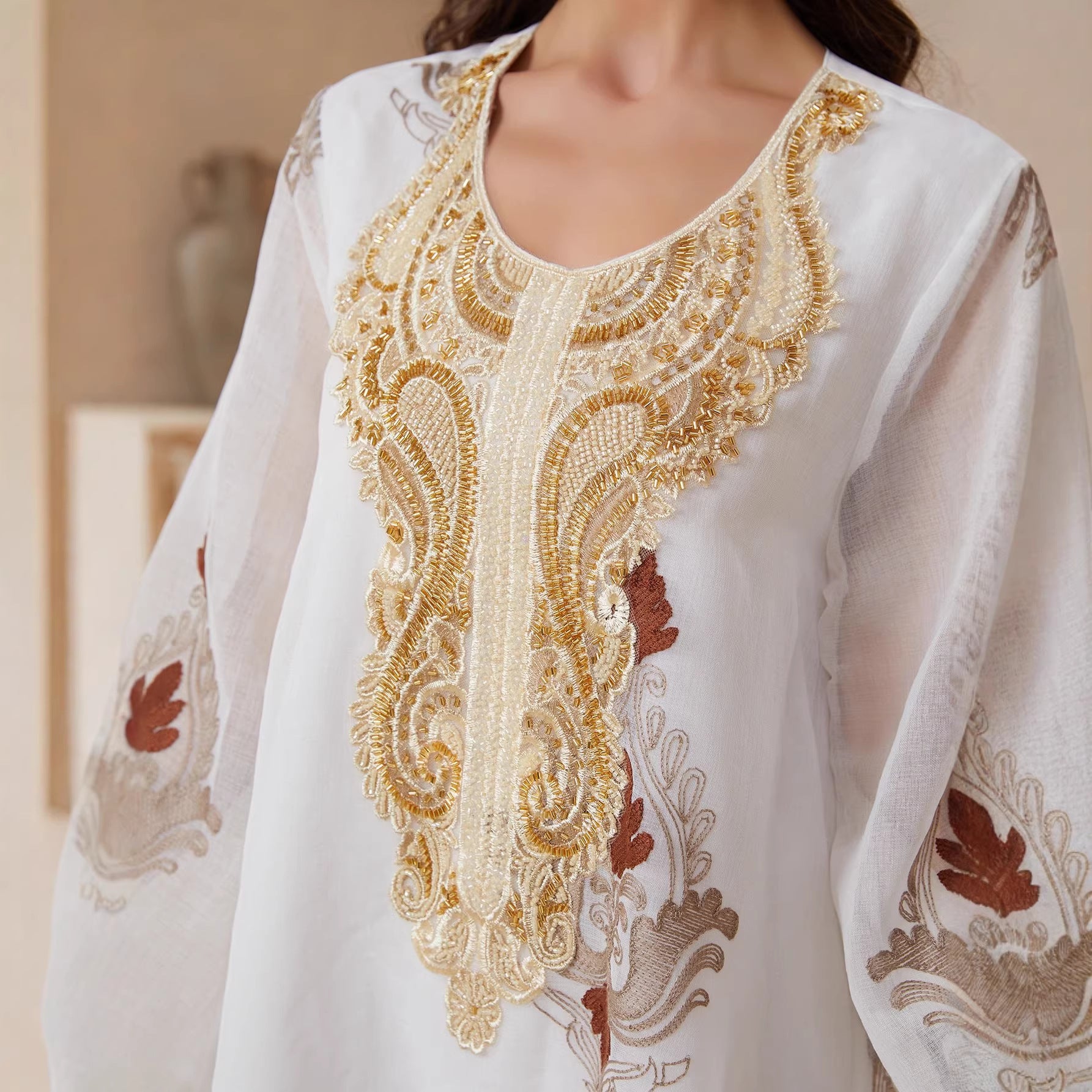 Long sleeved round neck dress