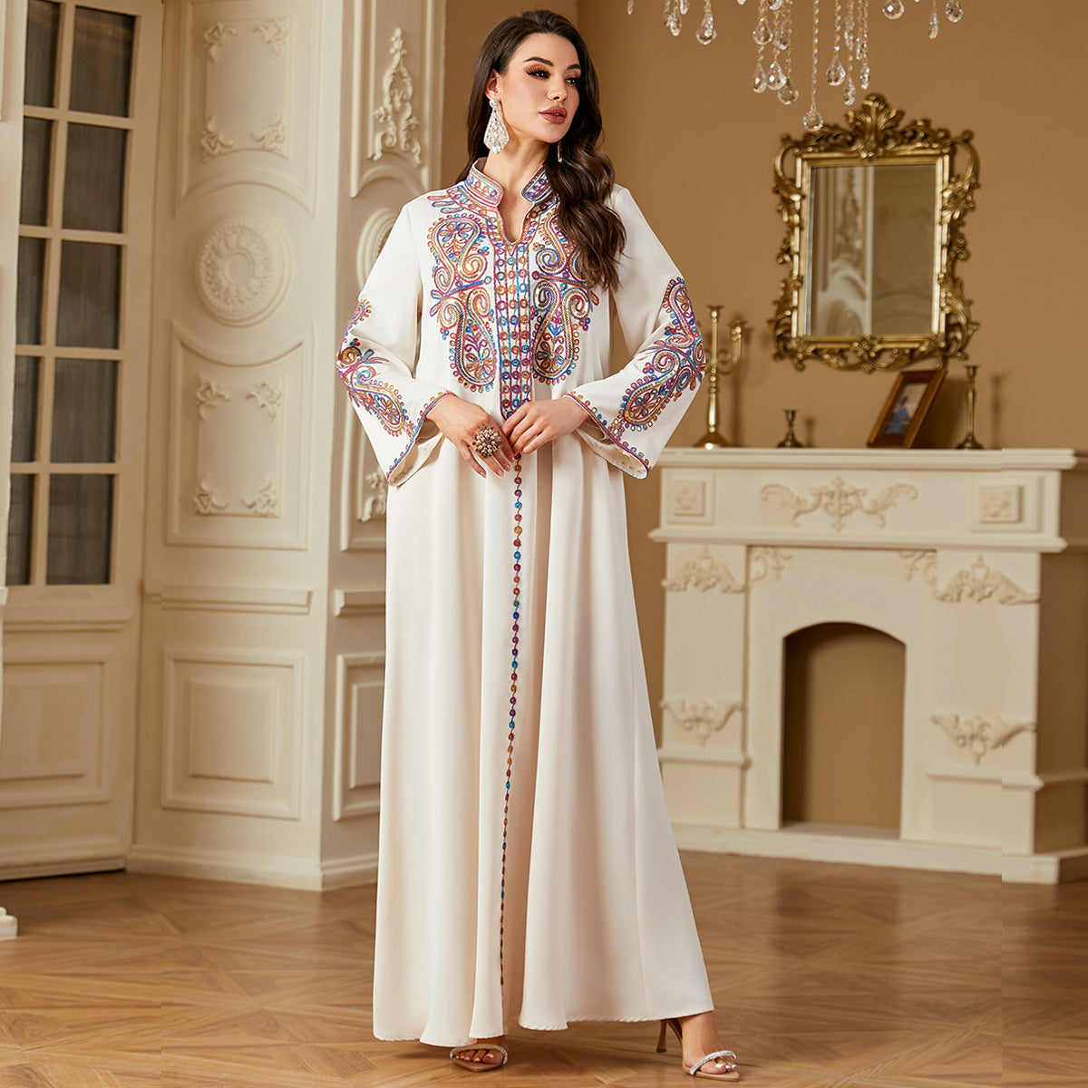 Pearl Embroidered Robe Maxi Dress Imagen secundaria del producto