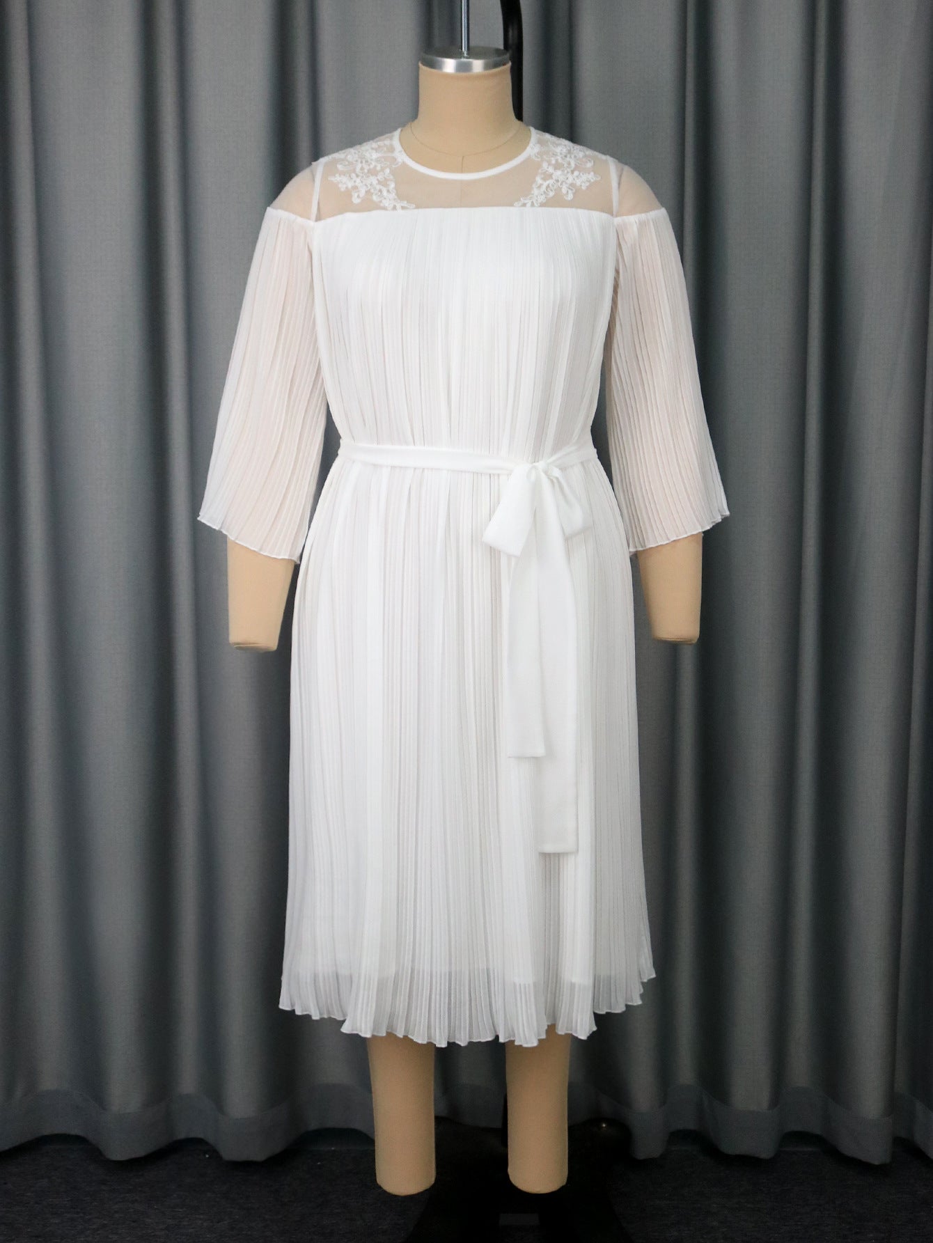 Mesh Round-Neck Midi Dress Zweitbild