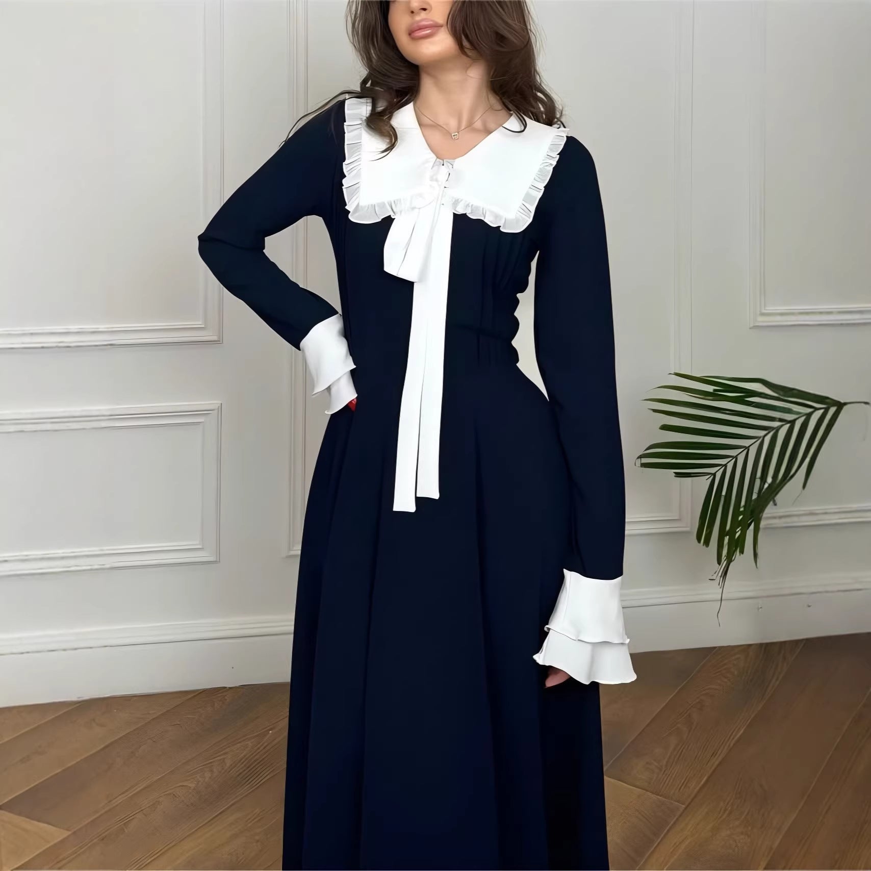 Jade-Sweetheart Collar Maxi Dress Secondary image
