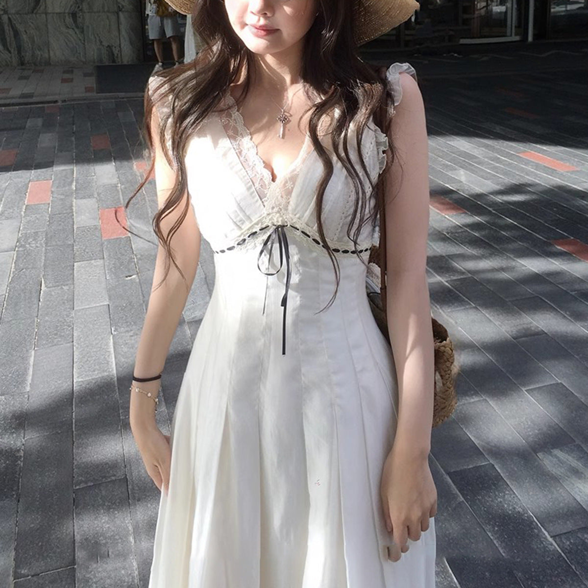 V-Neck Lace-Splice High-Waist Dress Secondary image