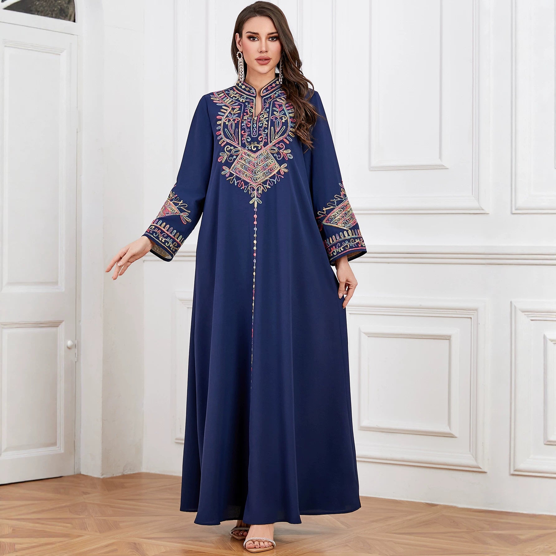 Abito lungo ricamato a cordoncino blu navy Immagine secondaria del prodotto